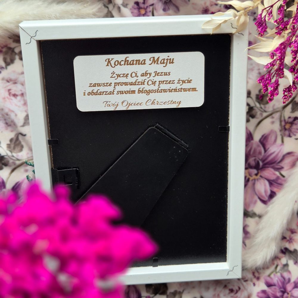 Aniołek na Komunię Świętą dla dziewczynki – ręcznie zdobiona ramka - obrazek 3